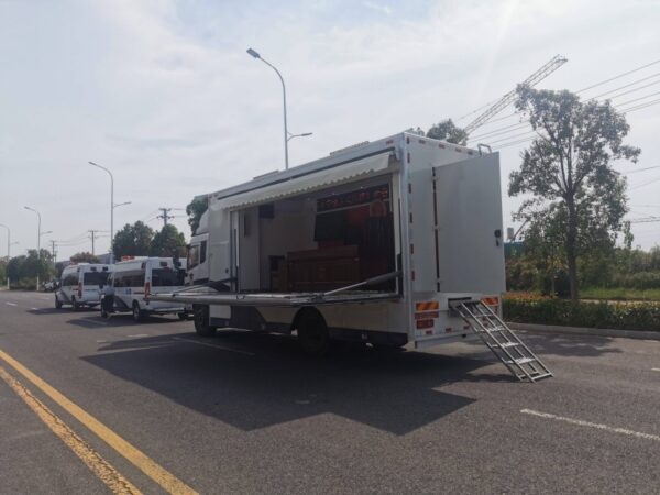mobile trial vehicle｜mobile court - Image 3