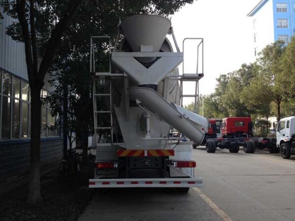 Dayun Fengchi 8-10 Cubic Meter Concrete Mixer Truck - Image 4